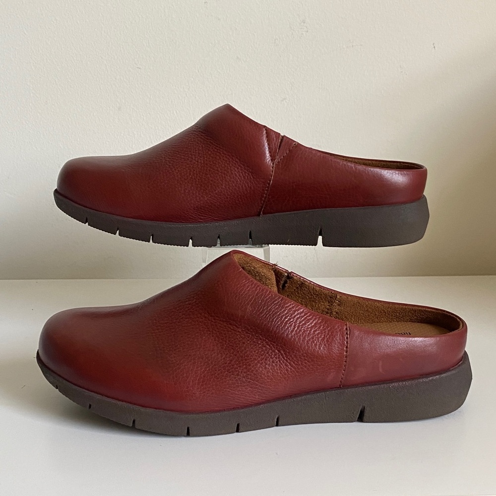 SoftWalk Burgundy Leather Mules
